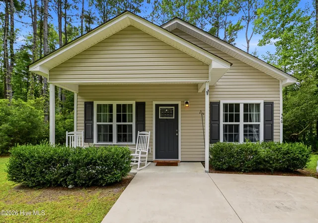 Photo 1 of Single family home for sale at 446 Pond Rd, Rocky Point, NC 28457 | MLS# 100599587 | Listing updated on 2026-08-30