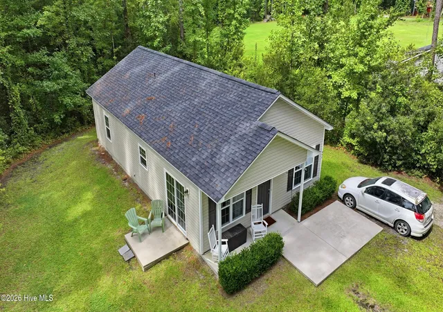 Photo 3 of Single family home for sale at 446 Pond Rd, Rocky Point, NC 28457 | MLS# 100599587 | Listing updated on 2026-08-30