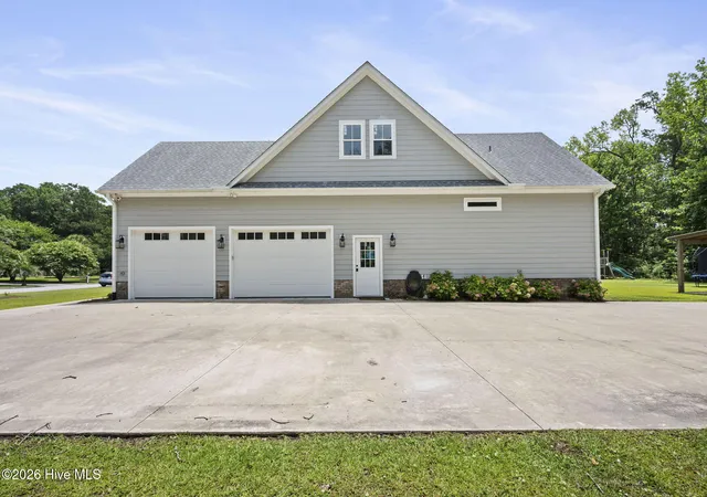 5th image of 2703 E Fairway Rd, Morehead City, NC 28557 | MLS# 100586587