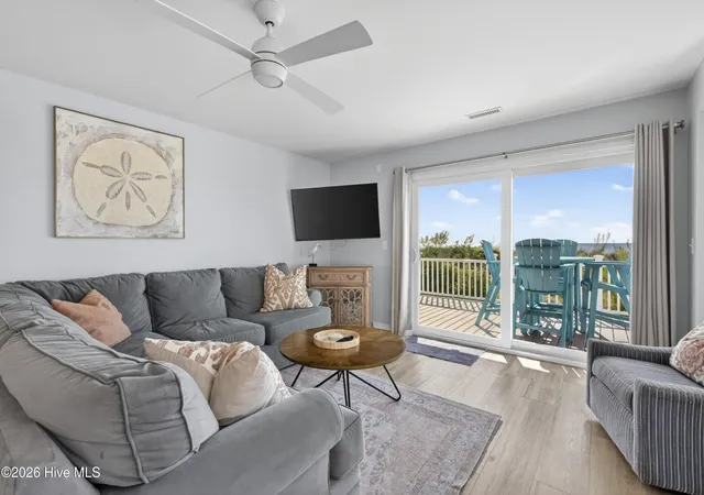 Listing Photo 4 - Condo for sale in building located at 12 Heron St, Wrightsville Beach, NC 28480 - Unit #Unit 2