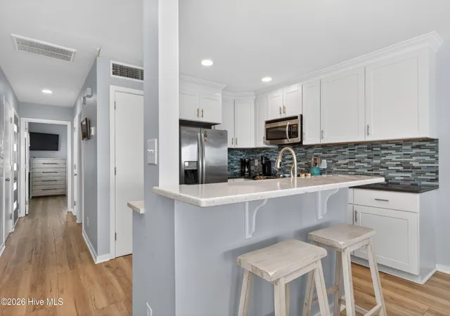 Listing Photo 5 - Condo for sale in building located at 12 Heron St, Wrightsville Beach, NC 28480 - Unit #Unit 2