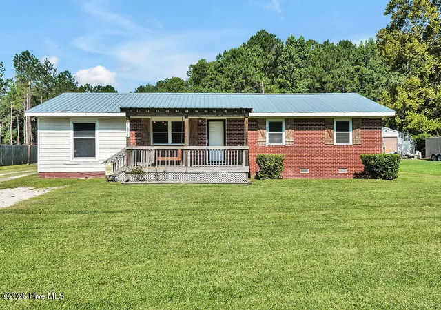 Photo 1 of Single family home for sale at 1677 Us Hwy 117, Burgaw, NC 28425 | MLS# 100589386 | Listing updated on 2026-08-18