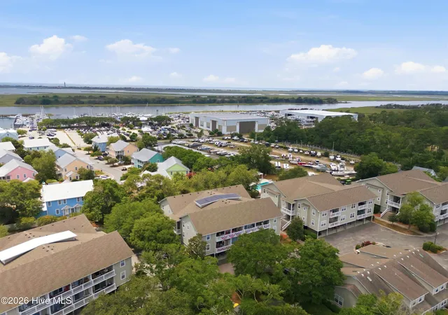 Homes for sale in Southport, NC | 610 W Brown Street, Southport, NC 28461 | Houzeo