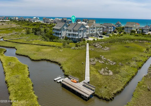 Photo 3 of Townhouse for sale at 128 Sea Oaks Ct, North Topsail Beach, NC 28460 | MLS# 100589791 | Listing updated on 2026-09-11
