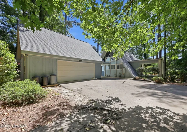 Photo 2 of Single family home for sale at 2 Little River Ln, Whispering Pines, NC 28327 | MLS# 100586808 | Listing updated on 2026-09-09