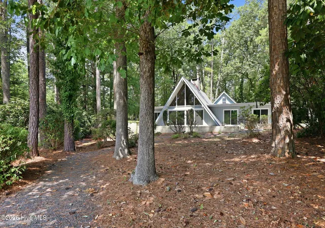 Photo 50 of Single family home for sale at 2 Little River Ln, Whispering Pines, NC 28327 | MLS# 100586808 | Listing updated on 2026-09-09