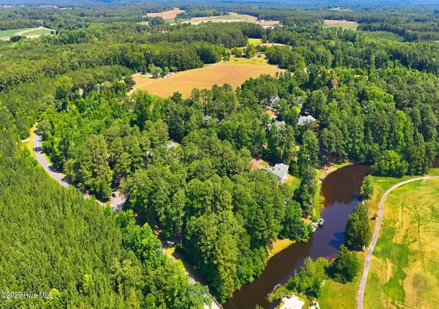 Photo 4 of Single family home for sale at 2 Little River Ln, Whispering Pines, NC 28327 | MLS# 100586808 | Listing updated on 2026-09-09