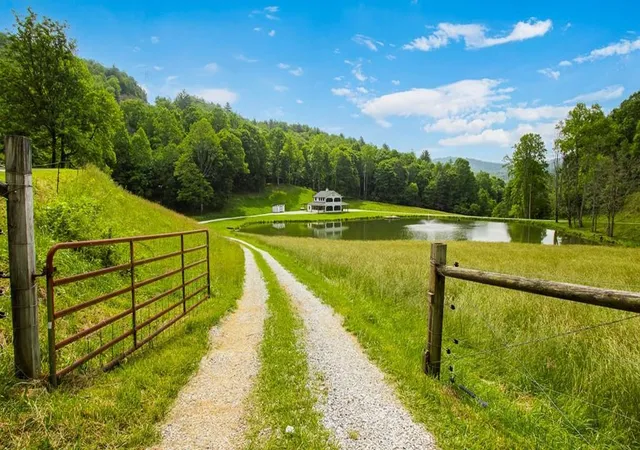 Homes for sale in Topton, NC | 1651 Winding Stairs Rd, Topton, NC 28781 | MLS# 98500022