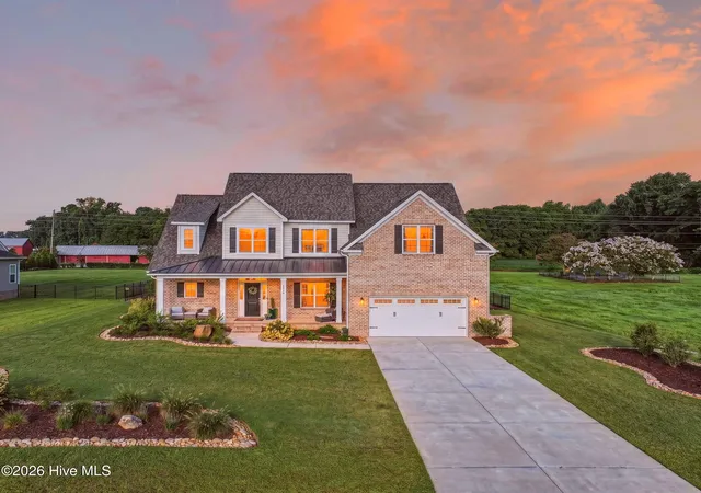 Photo 3 of Single family home for sale at 2715 Frances Ct, Grimesland, NC 27837 | MLS# 100596352 | Listing updated on 2026-08-18