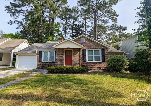 Homes for sale in Savannah, GA | 220 Columbus Dr, Savannah, GA 31405 | MLS# SA356628