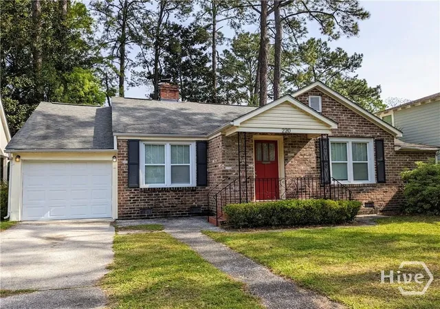 Homes for sale in Savannah, GA | 220 Columbus Dr, Savannah, GA 31405 | MLS# SA356628