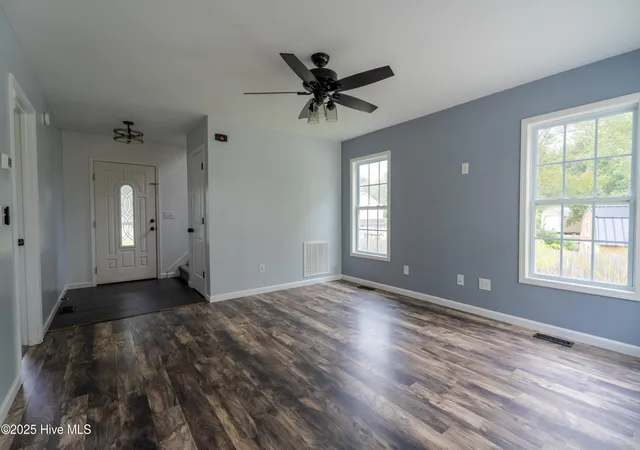 Photo 3 of Single family home for sale at 404 Silva Cvs, Richlands, NC 28574 | MLS# 100536355 | Listing updated on 2026-08-25