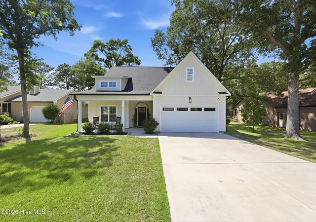 Photo 2 of Single family home for sale at 813 Bluebird Dr, New Bern, NC 28560 | MLS# 100586198 | Listing updated on 2026-09-17