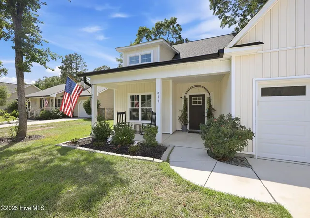 Photo 4 of Single family home for sale at 813 Bluebird Dr, New Bern, NC 28560 | MLS# 100586198 | Listing updated on 2026-09-17