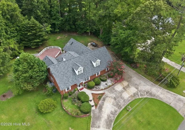 Photo 4 of Single family home for sale at 303 Harvey Cir, Grifton, NC 28530 | MLS# 100585936 | Listing updated on 2026-09-21