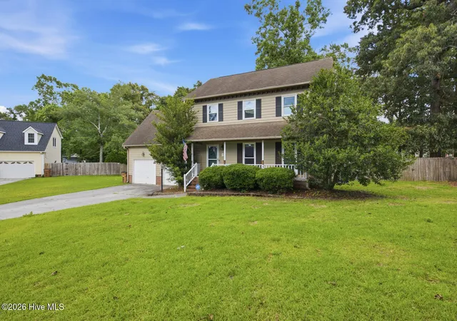 Photo 3 of Single family home for sale at 106 Broken Oak Ct, Jacksonville, NC 28540 | MLS# 100585183 | Listing updated on 2026-08-18