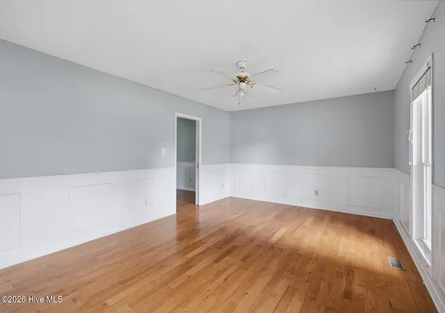 Photo 4 of Single family home for sale at 106 Broken Oak Ct, Jacksonville, NC 28540 | MLS# 100585183 | Listing updated on 2026-08-18