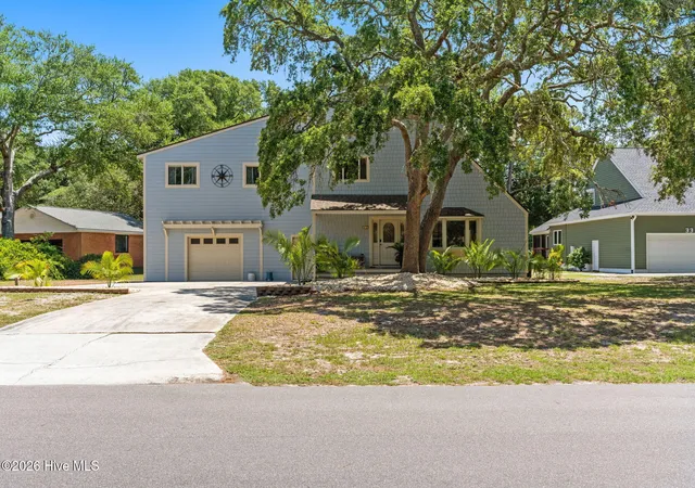 Photo 1 of Single family home for sale at 31 Augusta Dr, Oak Island, NC 28465 | MLS# 100586417 | Listing updated on 2026-10-06