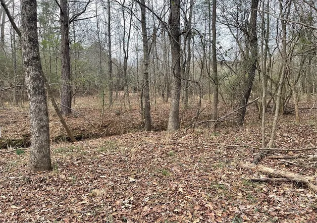 2nd image of 884 Jackson Trail Rd, Winder, GA 30680 | MLS# CL346430