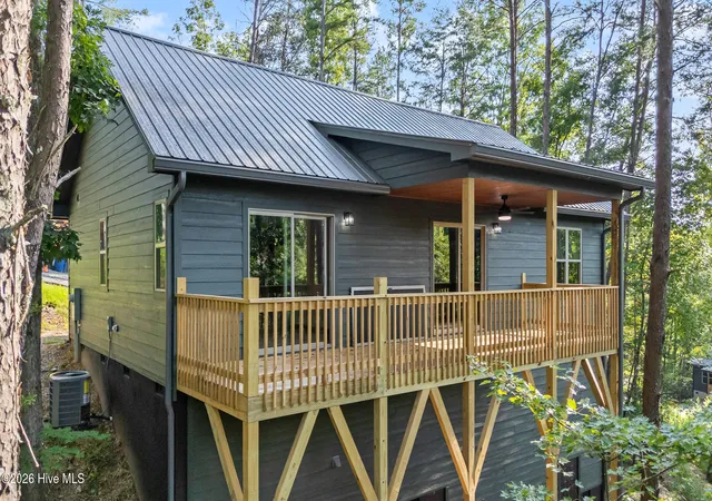 Photo 2 of Single family home for sale at 56 Oak Knob Dr, Murphy, NC 28906 | MLS# 100596359 | Listing updated on 2026-08-18