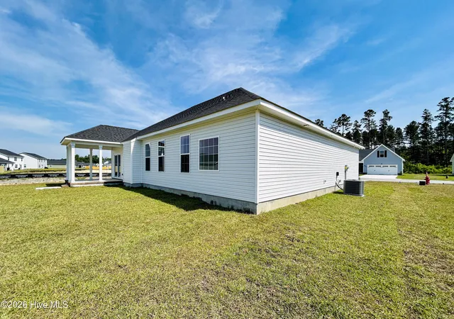 Photo 4 of Single family home for sale at 824 Hidden Brg Dr, Jacksonville, NC 28546 | MLS# 100560899 | Listing updated on 2026-10-02