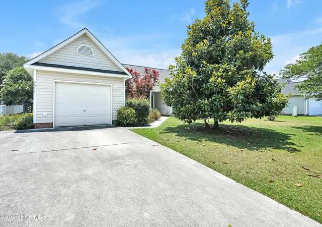 Photo 2 of Single family home for sale at 3012 Lagar Ln, Wilmington, NC 28405 | MLS# 100588893 | Listing updated on 2026-08-18