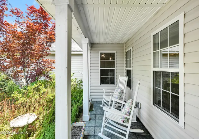 Photo 3 of Single family home for sale at 3012 Lagar Ln, Wilmington, NC 28405 | MLS# 100588893 | Listing updated on 2026-08-18