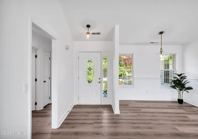 Photo 4 of Single family home for sale at 3012 Lagar Ln, Wilmington, NC 28405 | MLS# 100588893 | Listing updated on 2026-08-18