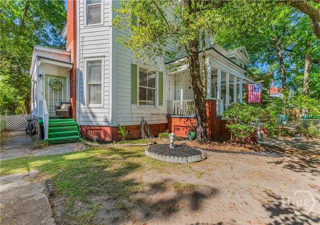 Homes for sale in Savannah, GA | 211 W 34th St, Savannah, GA 31401 | MLS# SA354285