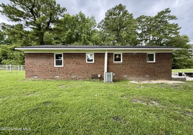 Photo 4 of Single family home for sale at 104 Staton St, Everetts, NC 27825 | MLS# 100518204 | Listing updated on 2026-09-11