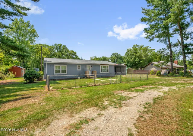 Photo 3 of Single family home for sale at 157 Flt Rock Ln, Aberdeen, NC 28315 | MLS# 100590663 | Listing updated on 2026-08-18