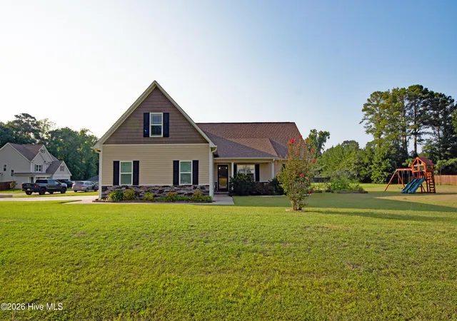 Photo 1 of Single family home for sale at 200 Gillcrest Ct, Jacksonville, NC 28540 | MLS# 100597179 | Listing updated on 2026-08-18