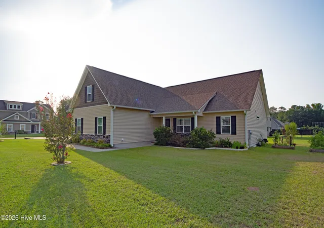 Photo 3 of Single family home for sale at 200 Gillcrest Ct, Jacksonville, NC 28540 | MLS# 100597179 | Listing updated on 2026-08-18