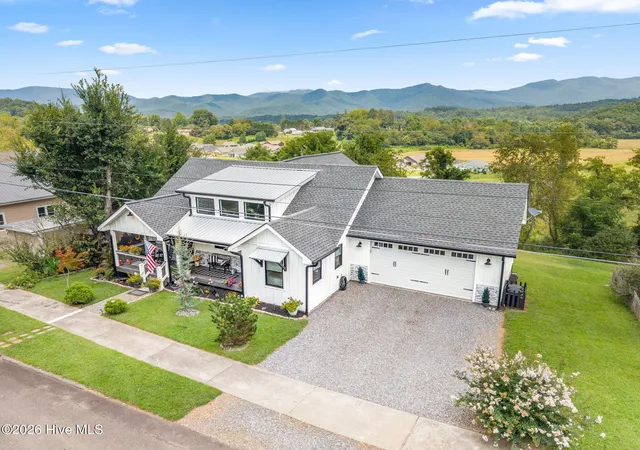 Photo 2 of Single family home for sale at 101 Mill St, Hayesville, NC 28904 | MLS# 98544248 | Listing updated on 2026-08-31