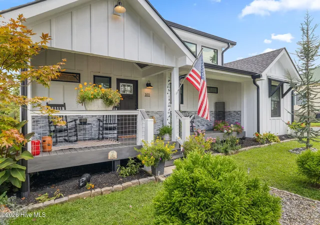 Photo 4 of Single family home for sale at 101 Mill St, Hayesville, NC 28904 | MLS# 98544248 | Listing updated on 2026-08-31