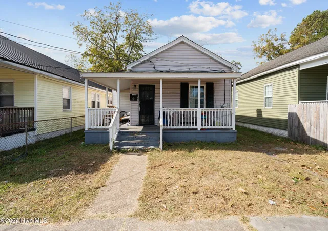 Photo 1 of Single family home for sale at 1110 S 8th Street, Wilmington, NC 28401 | MLS# 100580748 | Listing updated on 2026-09-15