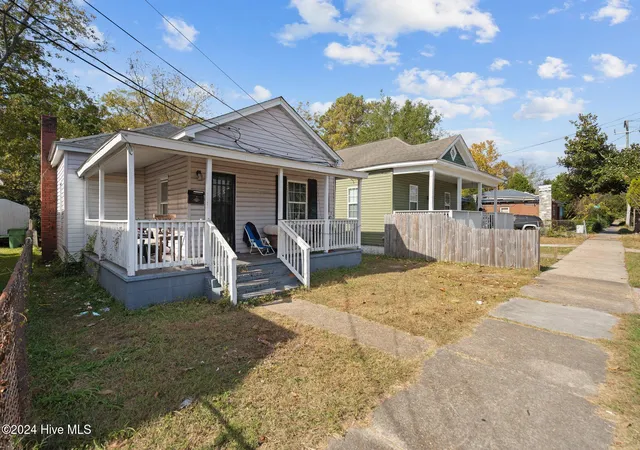 Photo 2 of Single family home for sale at 1110 S 8th Street, Wilmington, NC 28401 | MLS# 100580748 | Listing updated on 2026-09-15