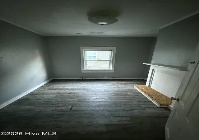 Photo 4 of Single family home for sale at 1110 S 8th Street, Wilmington, NC 28401 | MLS# 100580748 | Listing updated on 2026-09-15