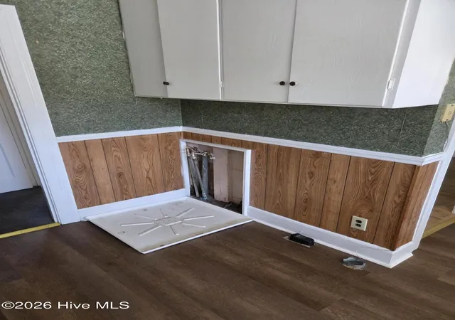 Photo 3 of Single family home for sale at 604 Hines Ave, Kinston, NC 28504 | MLS# 100565322 | Listing updated on 2026-08-18