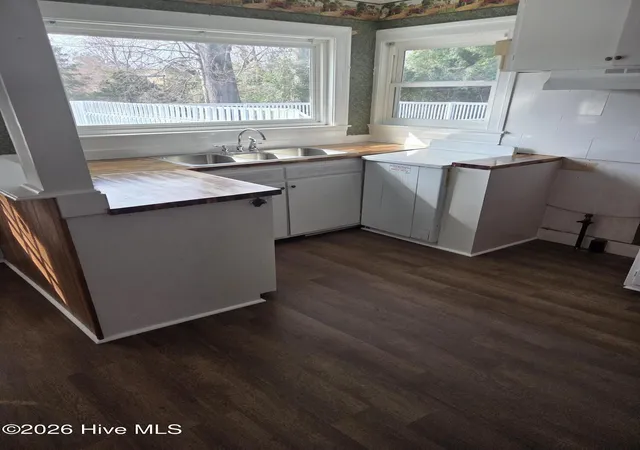 Photo 4 of Single family home for sale at 604 Hines Ave, Kinston, NC 28504 | MLS# 100565322 | Listing updated on 2026-08-18