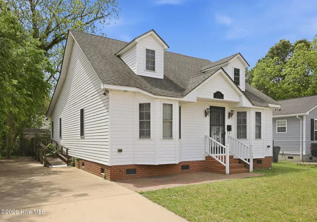 2nd image of 303 Dobbs St, Hertford, NC 27944 | MLS# 100571531
