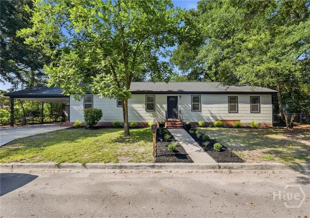 Photo 3 of Single family home for sale at 2326 Lorraine Dr, Savannah, GA 31404 | MLS# SA359352 | Listing updated on 2026-08-27