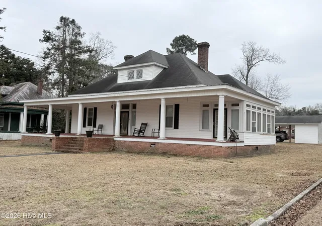 Photo 5 of Single family home for sale at 319 Mcrae St, Laurinburg, NC 28352 | MLS# 100552998 | Listing updated on 2026-08-18