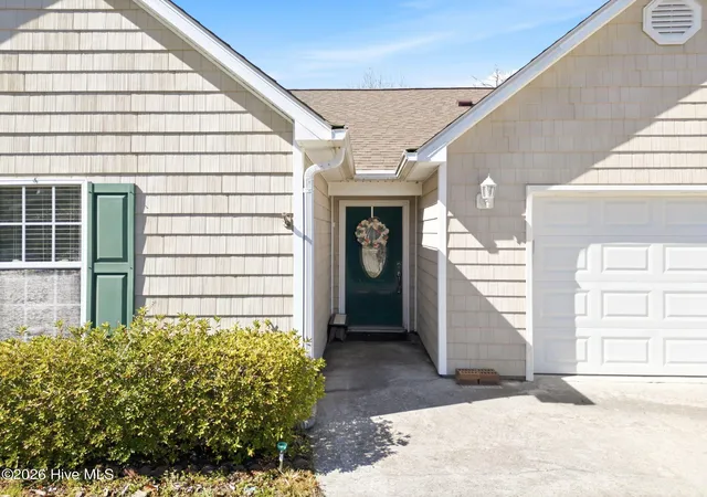 Photo 3 of Single family home for sale at 111 Bay Tree Cir, Hampstead, NC 28443 | MLS# 100562982 | Listing updated on 2026-09-23