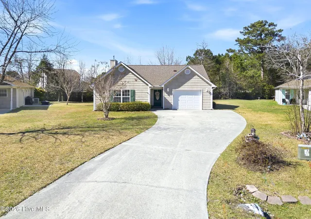 Photo 4 of Single family home for sale at 111 Bay Tree Cir, Hampstead, NC 28443 | MLS# 100562982 | Listing updated on 2026-09-23