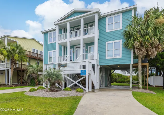 Photo 3 of Single family home for sale at 2911 E Pelican Dr, Oak Island, NC 28465 | MLS# 100514949 | Listing updated on 2026-08-18