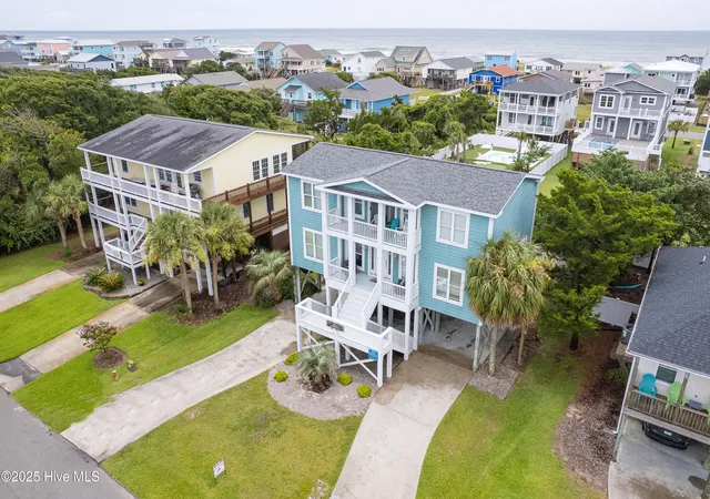 Photo 4 of Single family home for sale at 2911 E Pelican Dr, Oak Island, NC 28465 | MLS# 100514949 | Listing updated on 2026-08-18