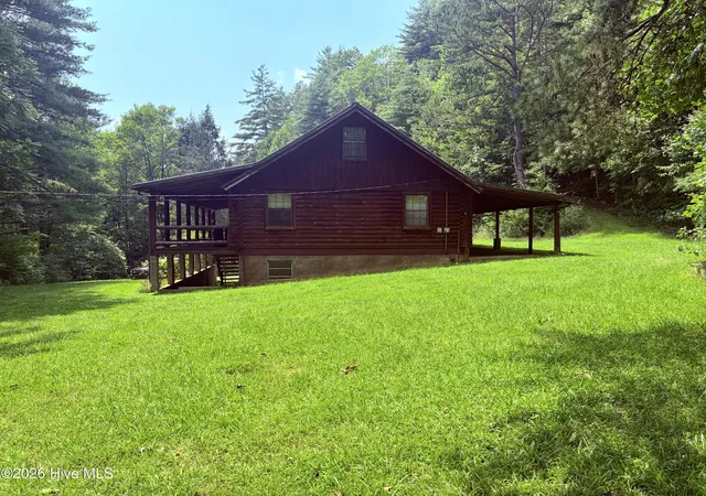 Photo 3 of Single family home for sale at 913 Franks Crk Rd, Robbinsville, NC 28771 | MLS# 100593859 | Listing updated on 2026-08-18