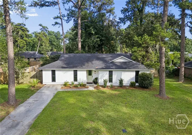 Photo 2 of Single family home for sale at 49 Beaver Run Dr, Savannah, GA 31419 | MLS# SA359464 | Listing updated on 2026-08-24