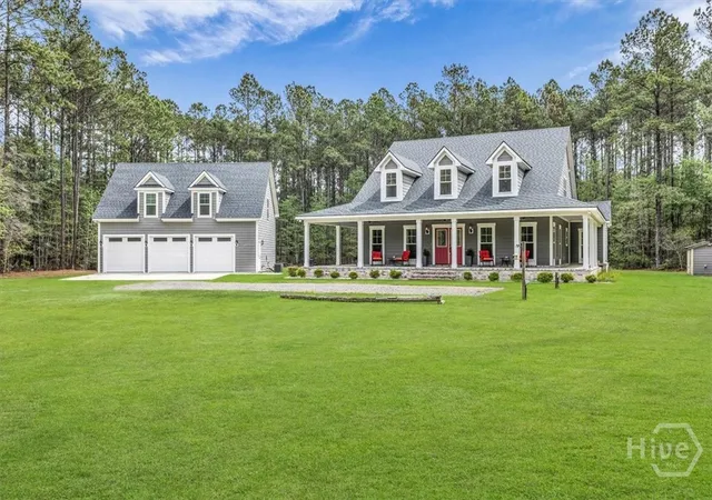 Photo 1 of Single family home for sale at 182 Old River Rd, Bloomingdale, GA 31302 | MLS# SA353235 | Listing updated on 2026-07-02